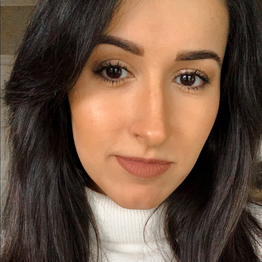 Meet your Posher, Auzi.